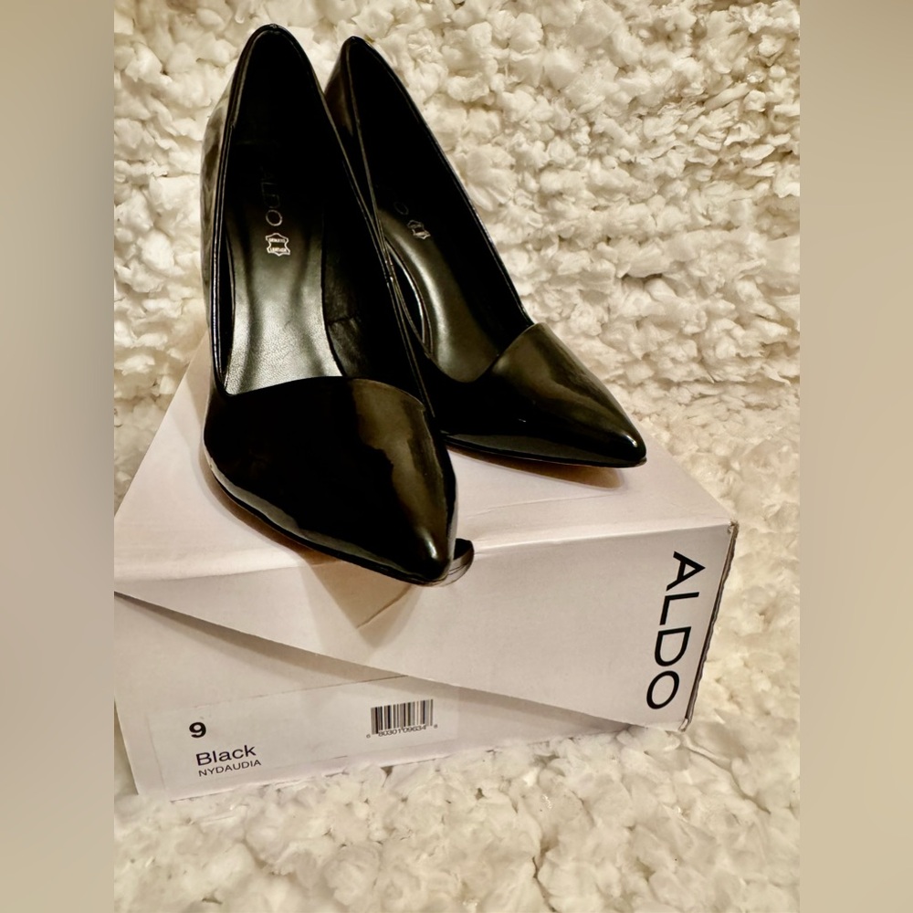 Aldo Genuine leather black pumps size 9